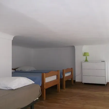 Square Victoria 아파트