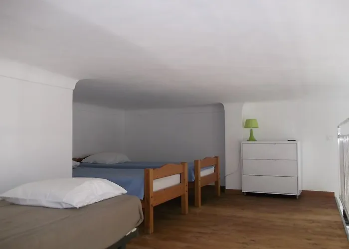 Square Victoria アパート