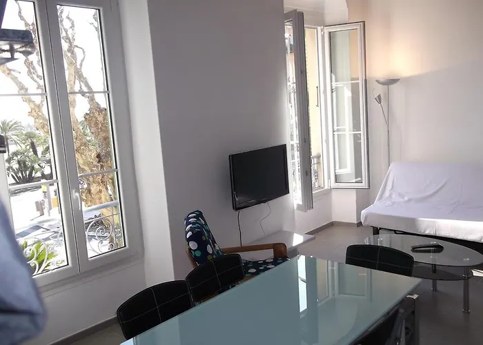 Apartment Square Victoria *